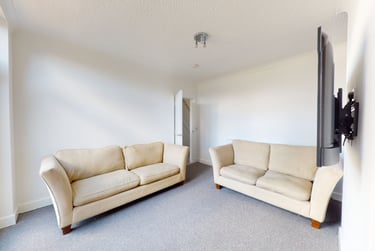 6 bed house, Outwoods Avenue, Shelthorpe, Loughborough, LE113LP - Image 5