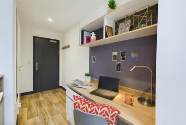 Bronze En Suite at Eden Square, Stoney Stanton Road, City Centre, Coventry, CV14FS - Image 5