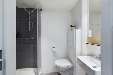 Bronze Studio at Eden Square, Stoney Stanton Road, City Centre, Coventry, CV14FS - Image 7