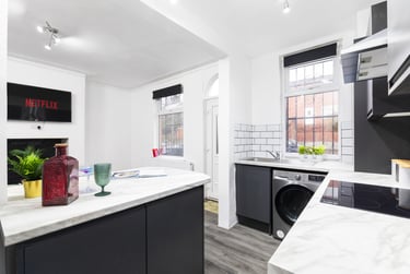 2 bed house, Queens Road, Hyde Park, Leeds, LS61NY - Image 4