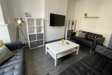 9 bed house, Chichester Street, City Centre, Chester, CH14AD - Image 1