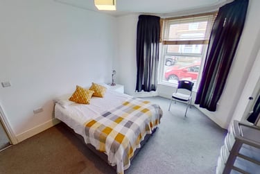 8 bed house, Chichester Street, Newton, Chester, CH14AD - Image 2