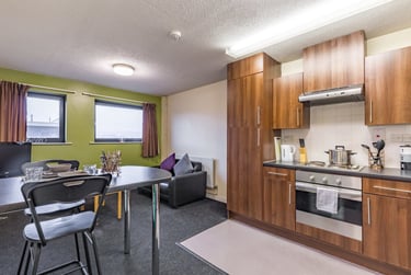 Classic 3 Bed Ensuite at The Pinnacles, Broad Street, City Centre, Sheffield, S25AR - Image 2