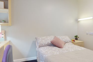 Classic 5 Bed Ensuite at The Pinnacles, Broad Street, City Centre, Sheffield, S25AR - Image 1