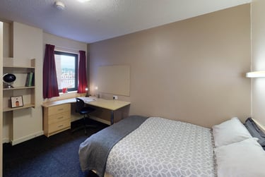 Classic 5 Bed Ensuite Plus at The Pinnacles, Broad Street, City Centre, Sheffield, S25AR - Image 1