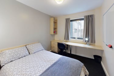 Premium 5 Bed Ensuite at The Pinnacles, Broad Street, City Centre, Sheffield, S25AR - Image 1