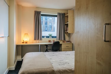 Premium 5 Bed Ensuite at The Pinnacles, Broad Street, City Centre, Sheffield, S25AR - Image 3