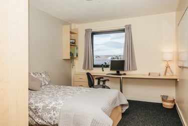 Premium Plus 5 Bed Ensuite at The Pinnacles, Broad Street, City Centre, Sheffield, S25AR - Image 1