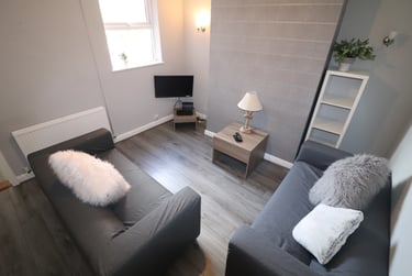 5 bed house, Whipcord Lane, City Centre, Chester, CH14DH - Image 2