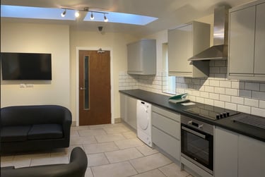 4 bed house, Cranbrook Avenue, Beverley Road, Hull, HU67TT - Image 1