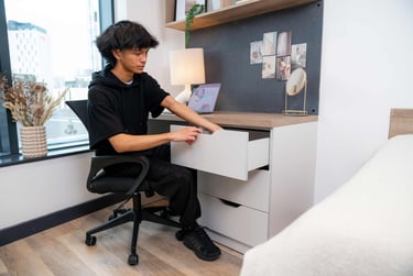 Gold En Suite - Image 8