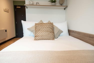 Silver En Suite - Image 3