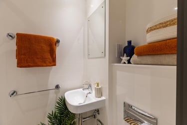 Classic Ensuite - Image 13