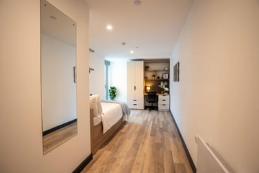 Platinum En Suite - Image 2