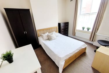 4 bed house, Vernon Road, Newton, Chester, CH14JT - Image 1