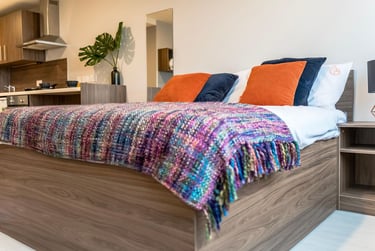 Penthouse Studio - Image 1