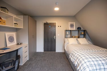 Classic 2 Bedroom Apartment at Ash Grove Court, Ash Grove, University Of Surrey, Guildford, GU28US - Image 2