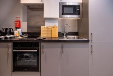 Deluxe 2 Bedroom Apartment at Ash Grove Court, Ash Grove, University Of Surrey, Guildford, GU28US - Image 5