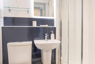 Deluxe Studio at Ash Grove Court, Ash Grove, University Of Surrey, Guildford, GU28US - Image 8