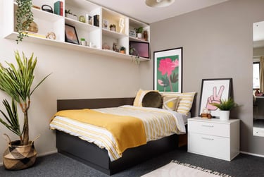 Bronze En Suite - Image 1