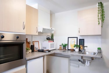 Gold Accessible Studio - Image 4