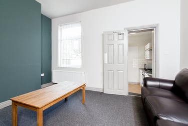 3 bed house, Haddon Street, Charlestown, Salford, M66BN - Image 2