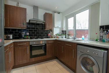 5 bed house, Mildred Street, Charlestown, Salford, M72HG - Image 1