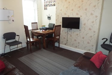 4 bed house, Mildred Street, Charlestown, Salford, M72HG - Image 2