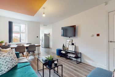 6 bed house, Halsbury Road, Kensington, Liverpool, L66DQ - Image 1