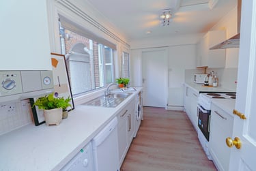 2 bed house, Edge Lane, Fairfield, Liverpool, L79LB - Image 2