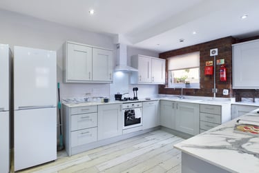 6 bed house, Lawrence Road, Toxteth, Liverpool, L150EE - Image 1