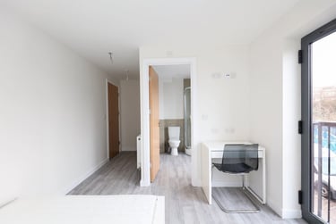 17 bed house, Well Meadow Drive, Netherthorpe, Sheffield, S37HP - Image 3