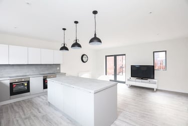 7 bed house, Well Meadow Drive, Netherthorpe, Sheffield, S37HP - Image 3