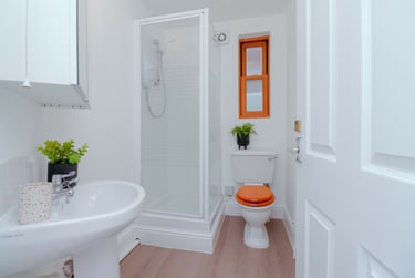 5 bed house, West Parade, West End, Lincoln, LN11QL - Image 2