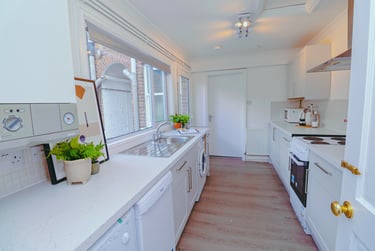 5 bed house, West Parade, West End, Lincoln, LN11QL - Image 4