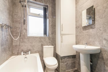 3 bed house, Gerald Road, Charlestown, Salford, M66DW - Image 3