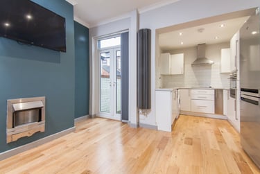 3 bed house, Gerald Road, Charlestown, Salford, M66DW - Image 2