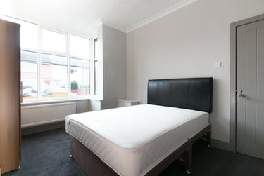 3 bed house, Gerald Road, Charlestown, Salford, M66DH - Image 4