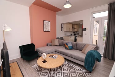 7 bed house, Crofton Street, Rusholme, Manchester, M144DX - Image 1