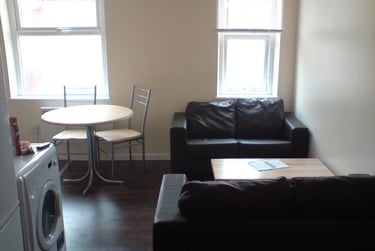 2 bed house, Ruskin Avenue, Green Quarter, Manchester, M44DG - Image 4