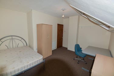 5 bed house, Hessle View, Hyde Park, Leeds, LS61ER - Image 11