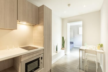 2 Bed Apartment - Image 4