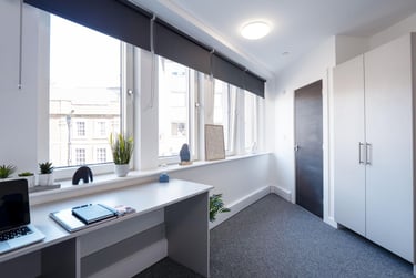 Platinum Ensuite at The Paper Works, York Street, City Centre, Sheffield, S12NY - Image 2