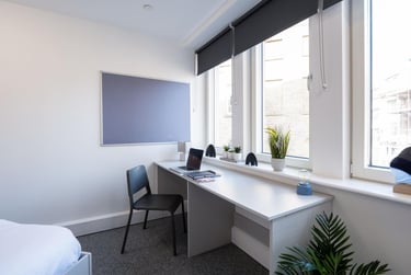 Platinum Ensuite at The Paper Works, York Street, City Centre, Sheffield, S12NY - Image 3