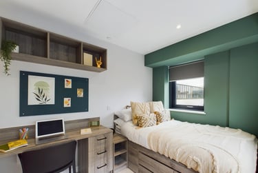 Superior Ensuite Plus at Crown Place, St Ann's Well Road, The Old Meadows, Nottingham, NG31ED - Image 1