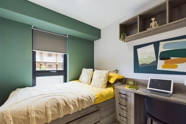 Luxury Ensuite at Crown Place, St Ann's Well Road, The Old Meadows, Nottingham, NG31ED - Image 1