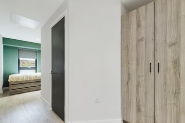 Luxury Ensuite at Crown Place, St Ann's Well Road, The Old Meadows, Nottingham, NG31ED - Image 3