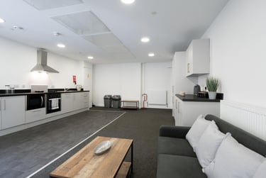 9 Bed Classic Ensuite - Image 3