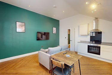 2 bed house, Derby Road, City Centre, Loughborough, LE115HL - Image 1