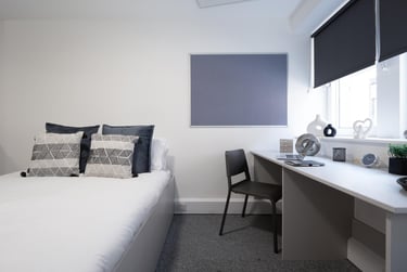 Silver Studio - Image 1